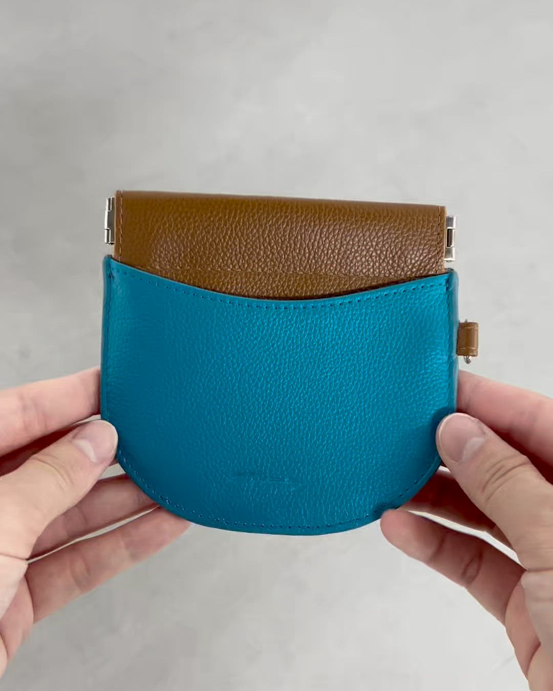 onoff// オノフ】本革マルチケース（その他小物）｜BIRTHDAY BAR