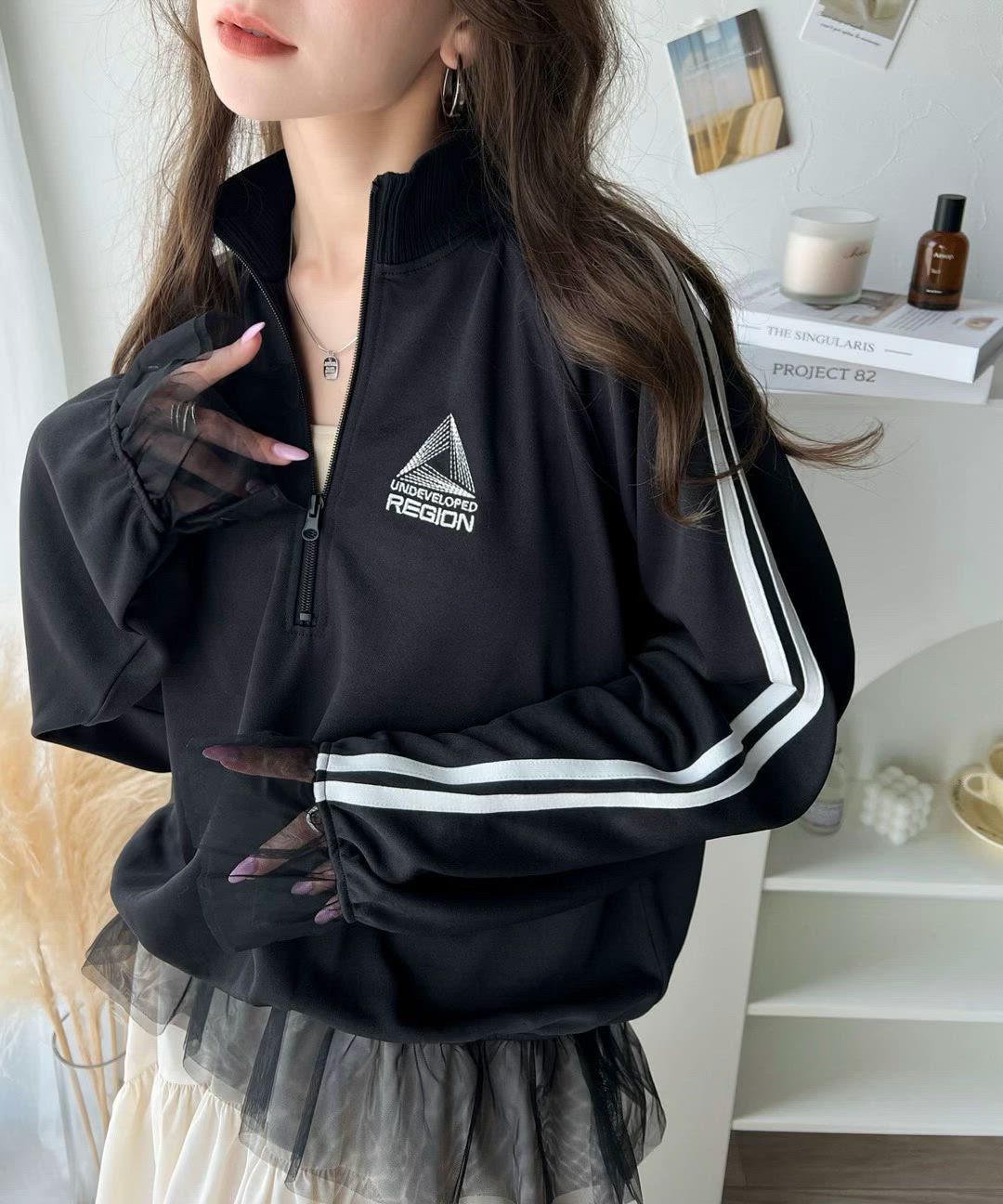 セール】スポーティ×ガーリーな1軍トップス。ワンポイント胸刺繍