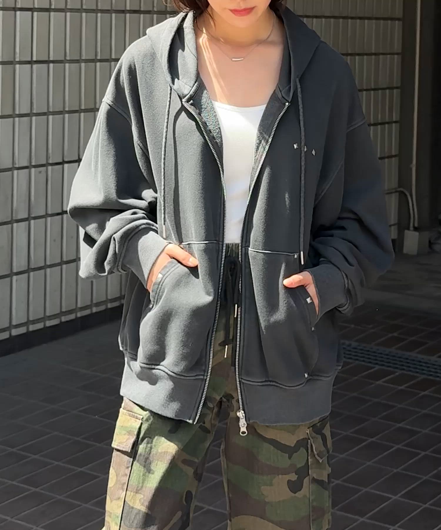 セール】ヴィンテージ加工スタッズデザインダブルジップパーカー