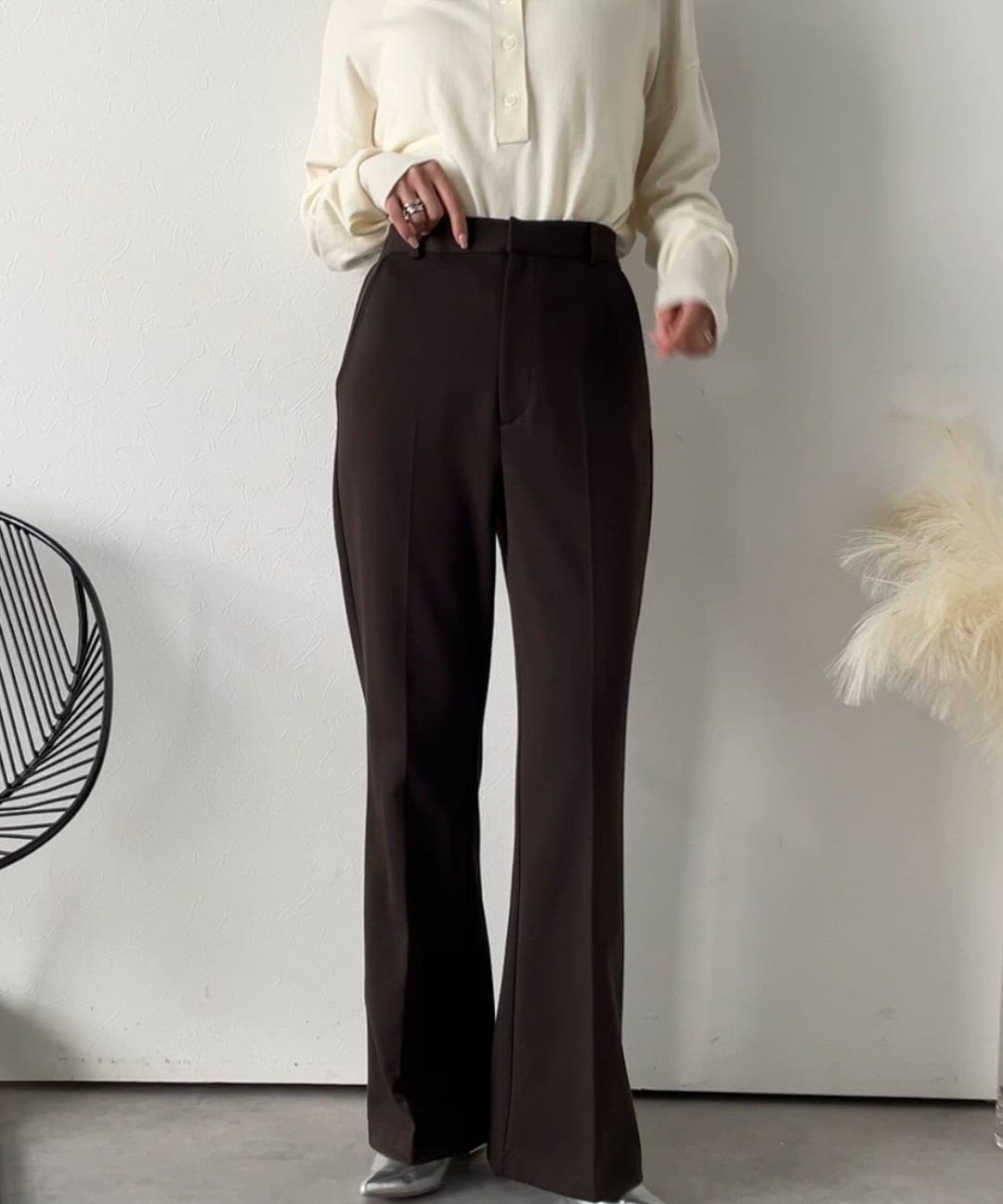 セール】エレガントなフレアシルエットで、スタイルアップを実現