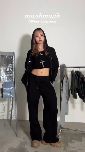 A'GEM/9 × .kom 『muah muah/ムーアムーア』 LOGO STITCH REGULAR FIT