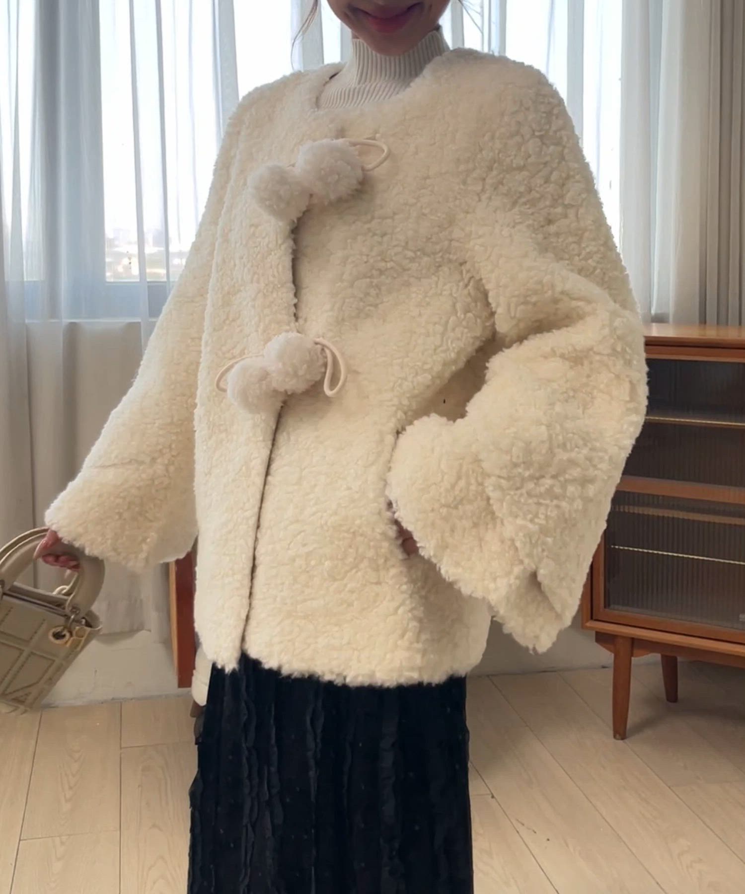 セール】ノーカラー ポンポン付き フレア ボア ジャケット（ノーカラー