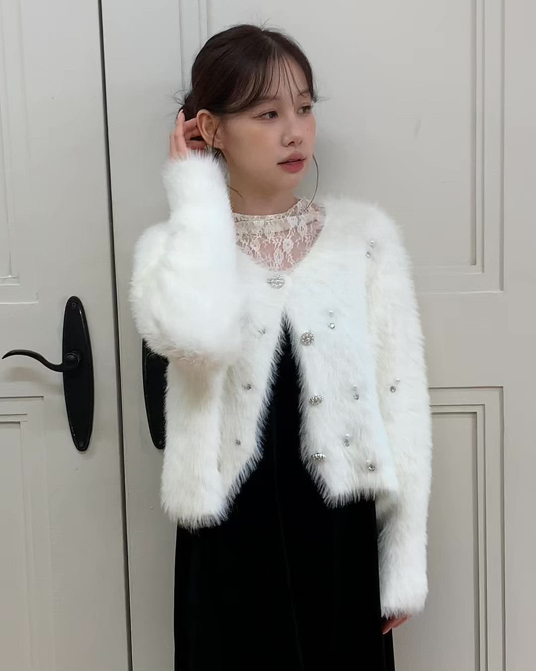 着用動画あり!】パールキュービックボタンファーカーディガン