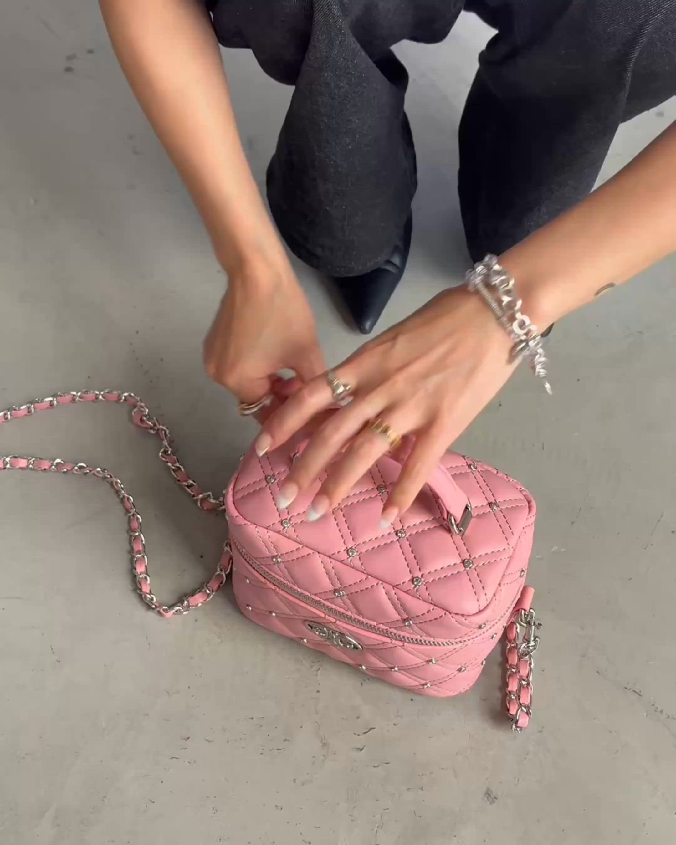 ZOZO限定！！】ラインストーンキルティングBAG（ショルダーバッグ