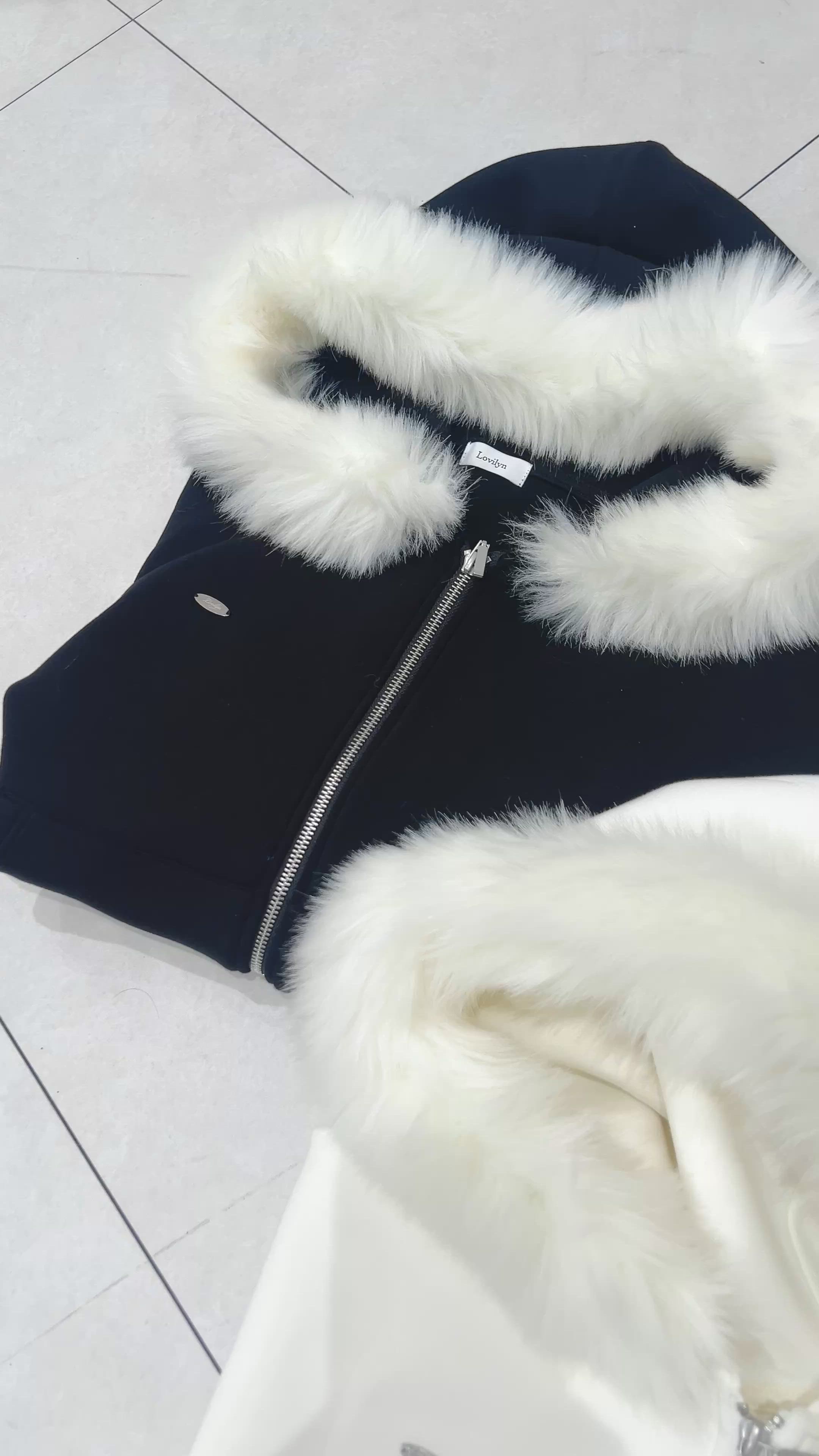 初回即完】ファーフードもちっとボリュームパーカー（パーカー