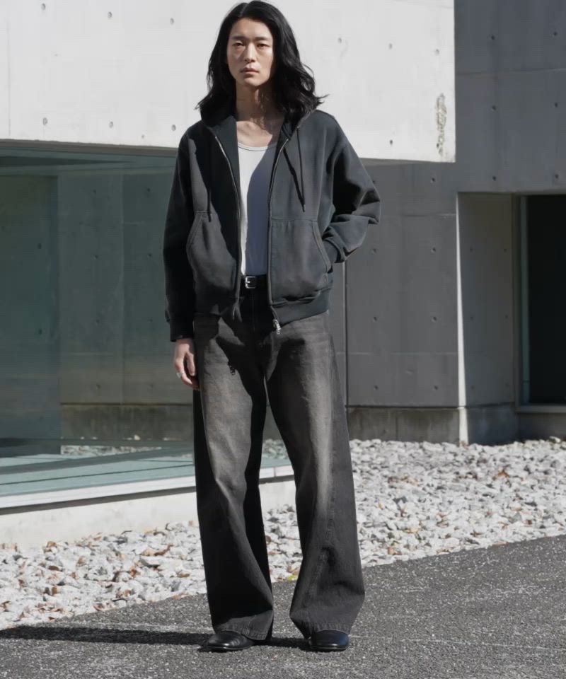 VINTAGE WASHED CURVED DENIM（デニムパンツ）｜WYM LIDNM（ウィム