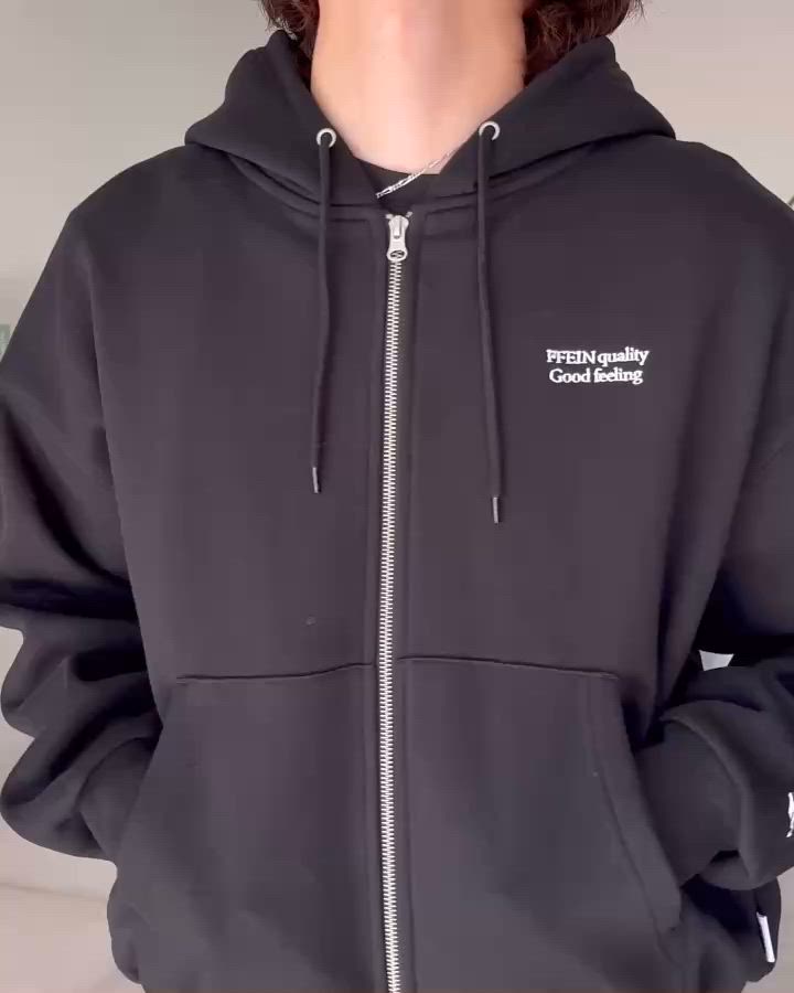 セール】【FFEIN】ヘビーウエイトフード刺繍ロゴ立体フードジップ