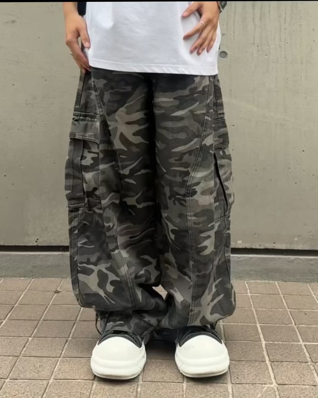 セール】【26年春夏新作】迷彩柄ミリタリーワイドバギーカーブカーゴ