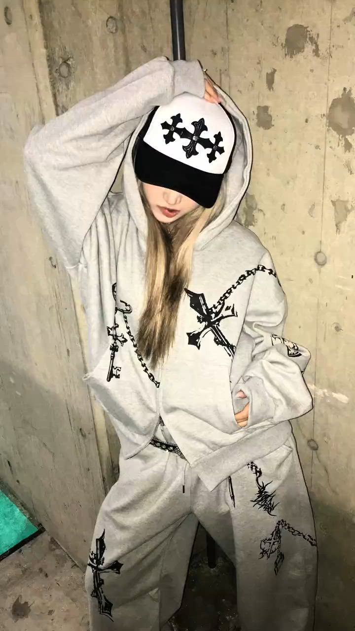 A'GEM/9 × .kom 『ARULE/アルール』Chain Cross Graphic Sweatpants