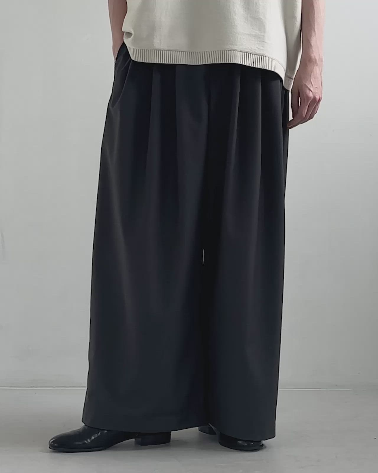 エクストラワイド ディープタックTRワイドパンツ（スラックス