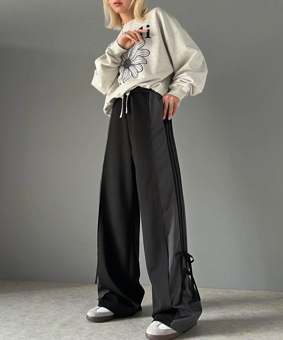 LE SSERAFIM POPUP MARCH トラックパンツ Lサイズ セール】【mily bilet】ゆるっとキメて、ちゃんと可愛い。サイド