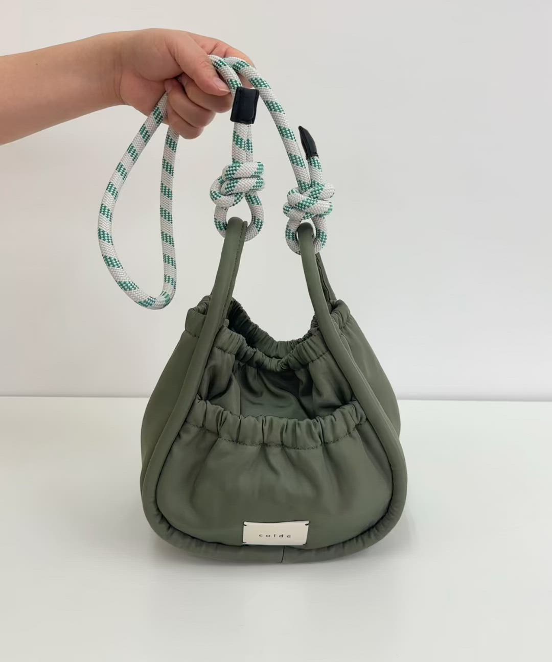 セール】パラコードハンドルギャザーショルダーバッグ【詳細動画あり