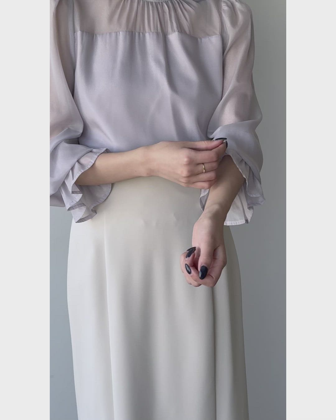 最終値下げ‼️トゥエンティーズ　夢遊病のティナ　キャンディースリーブブラウス 最終値下げ‼️トゥエンティーズ 夢遊病のティナ キャンディースリーブ