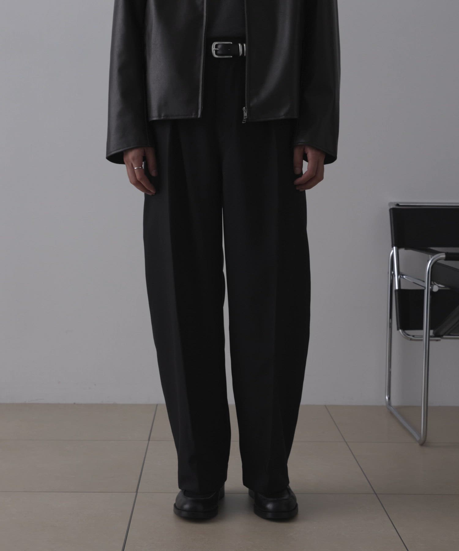 Pepさま セール】マイクロツイル 1タック センタープレス カーブシルエット