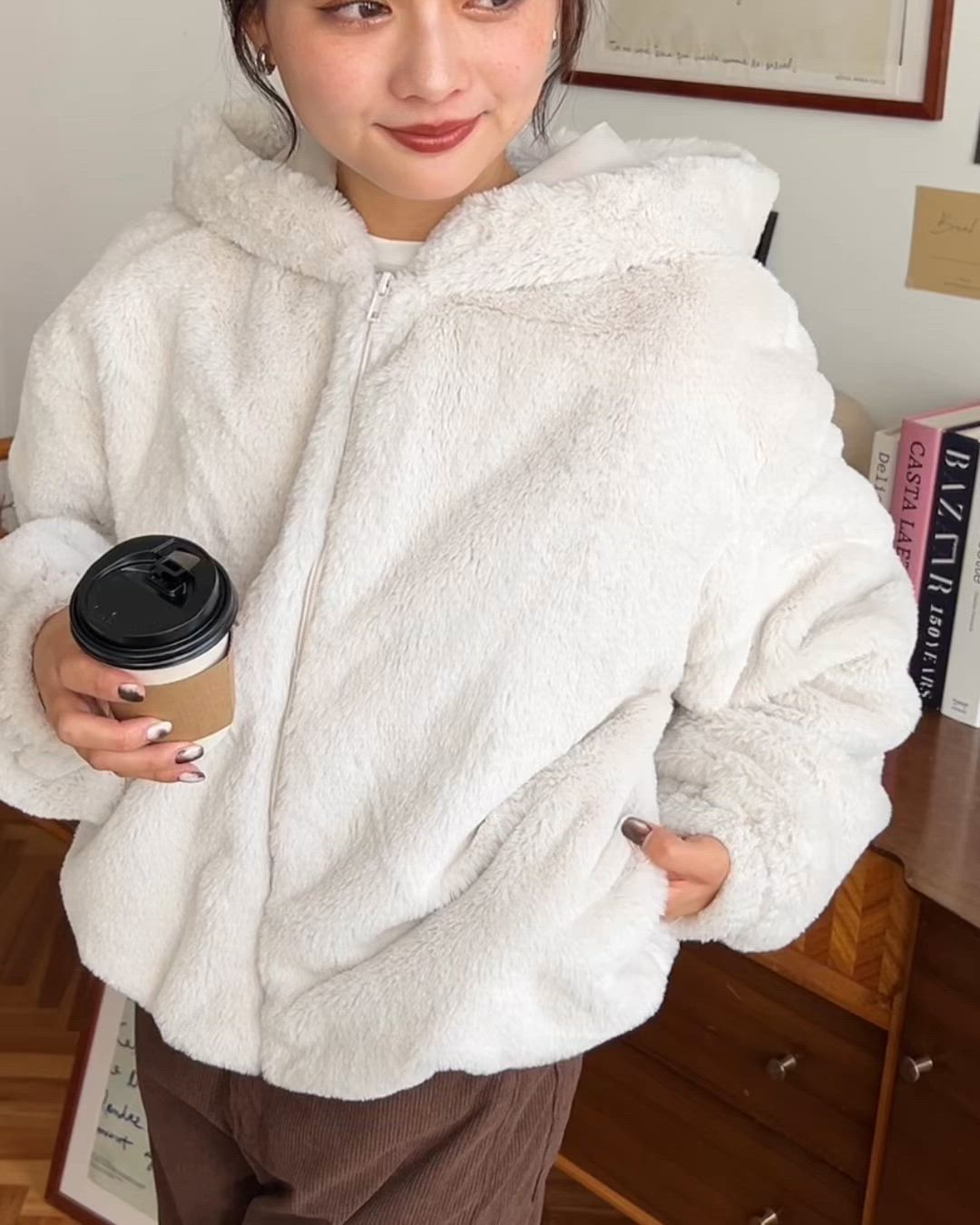 セール】ショート丈ジップパーカーフェイクファーブルゾン（パーカー