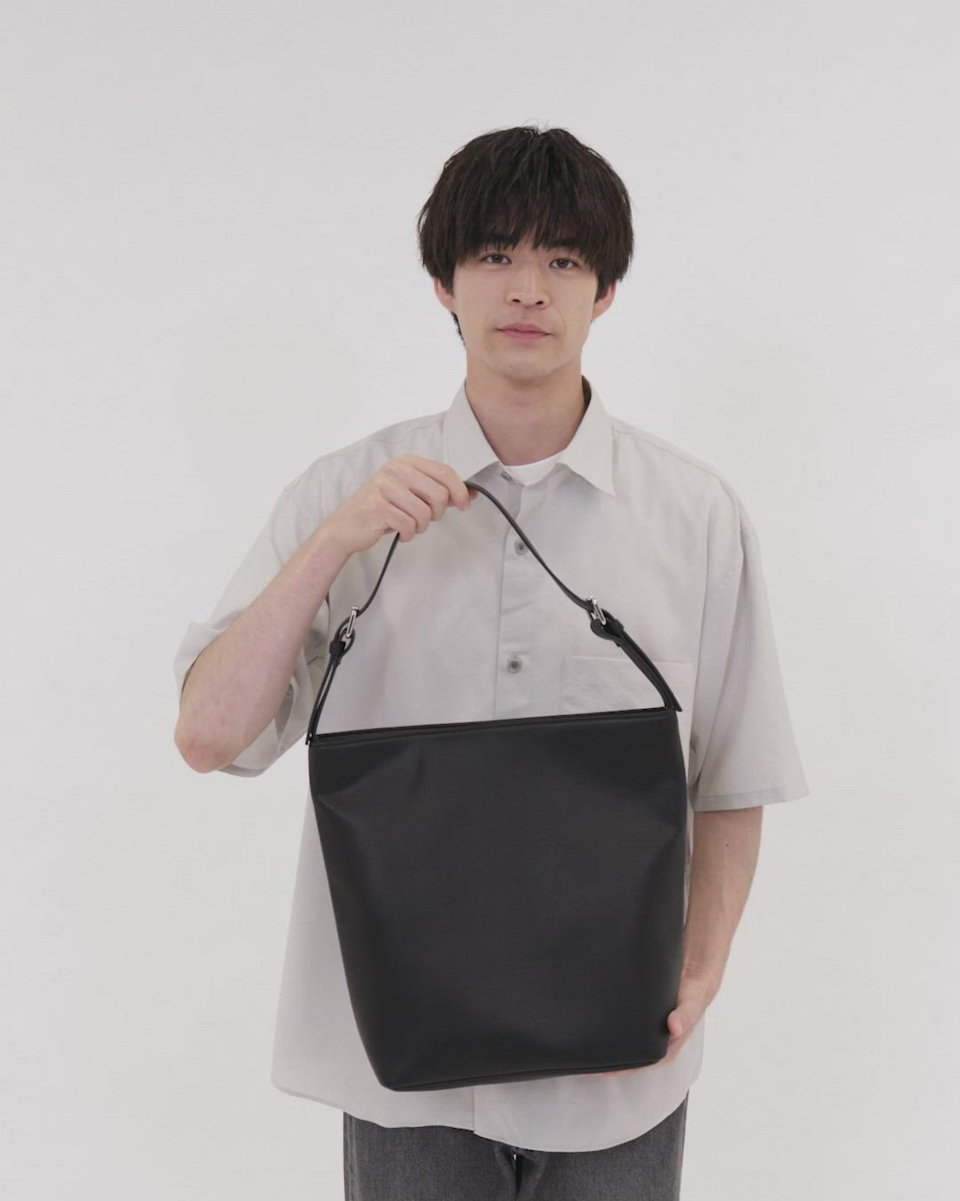 セール】【WEB限定】GLR レザーライク ファンクショナル ショルダー