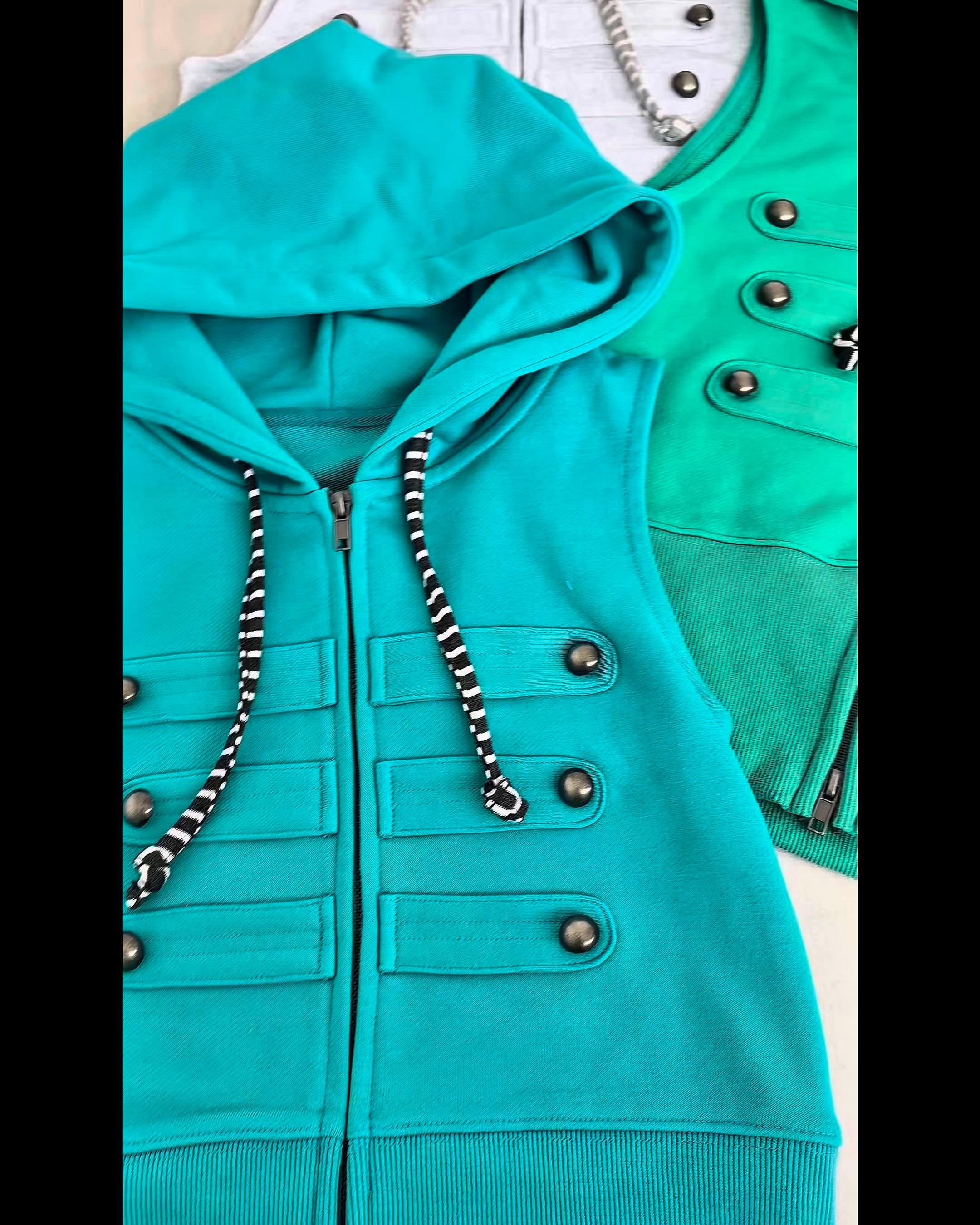 PUTUMAYO　ナポレオンフードベスト（オフホワイト×シルバー×ブラック） セール】NAPOLEON HOOD VEST（ベスト）｜FTW（エフティダブリュー）の