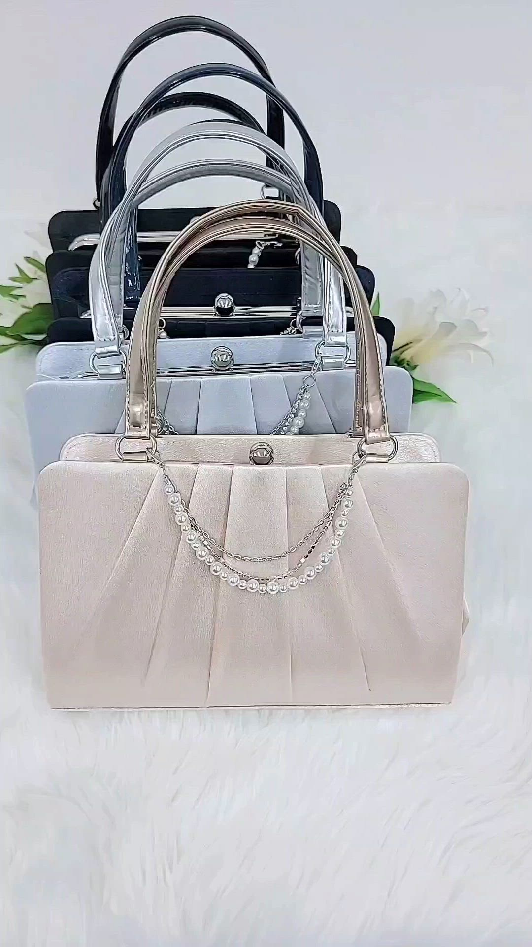 セール】チャーム付きセレモニーハンドバッグ（クラッチバッグ）｜Lace