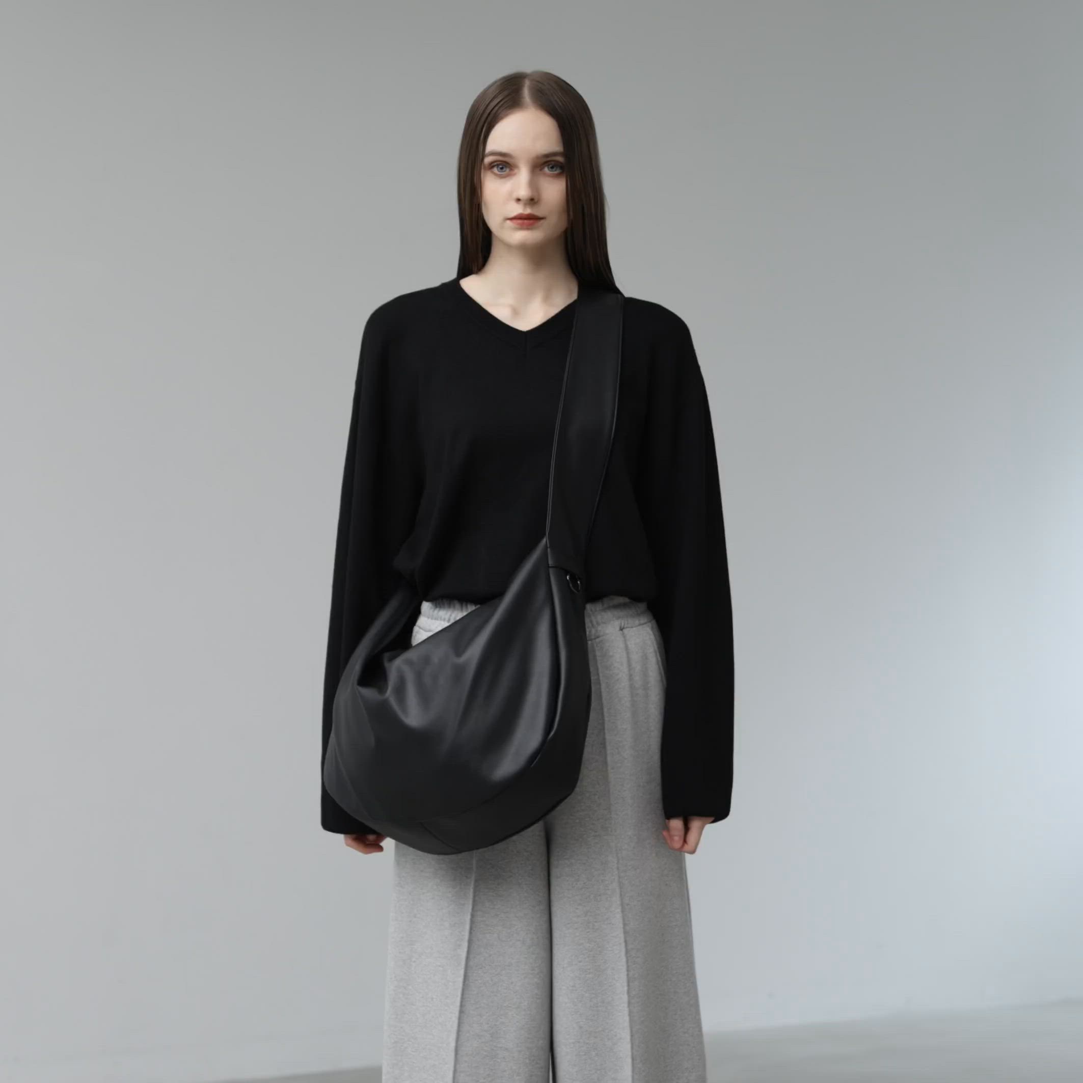 CALLNE】Tech Half Moon Shoulder Bag / テックハーフムーンショルダー