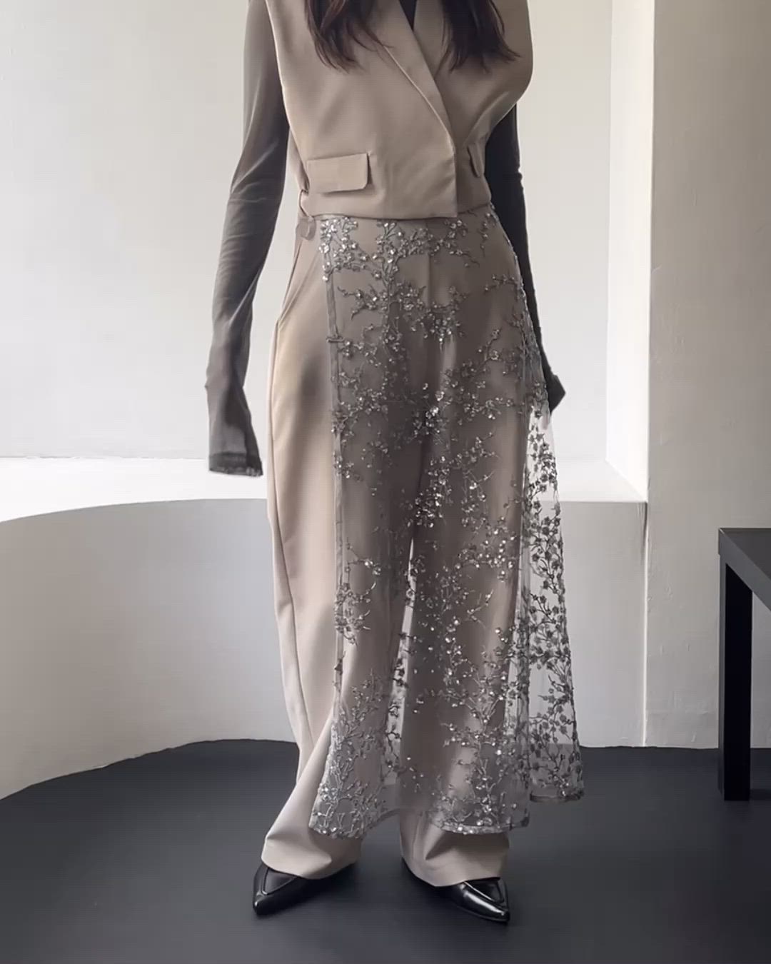 フラワー スパンコール ラップ スカート / Flower Sequined Wrap Skirt
