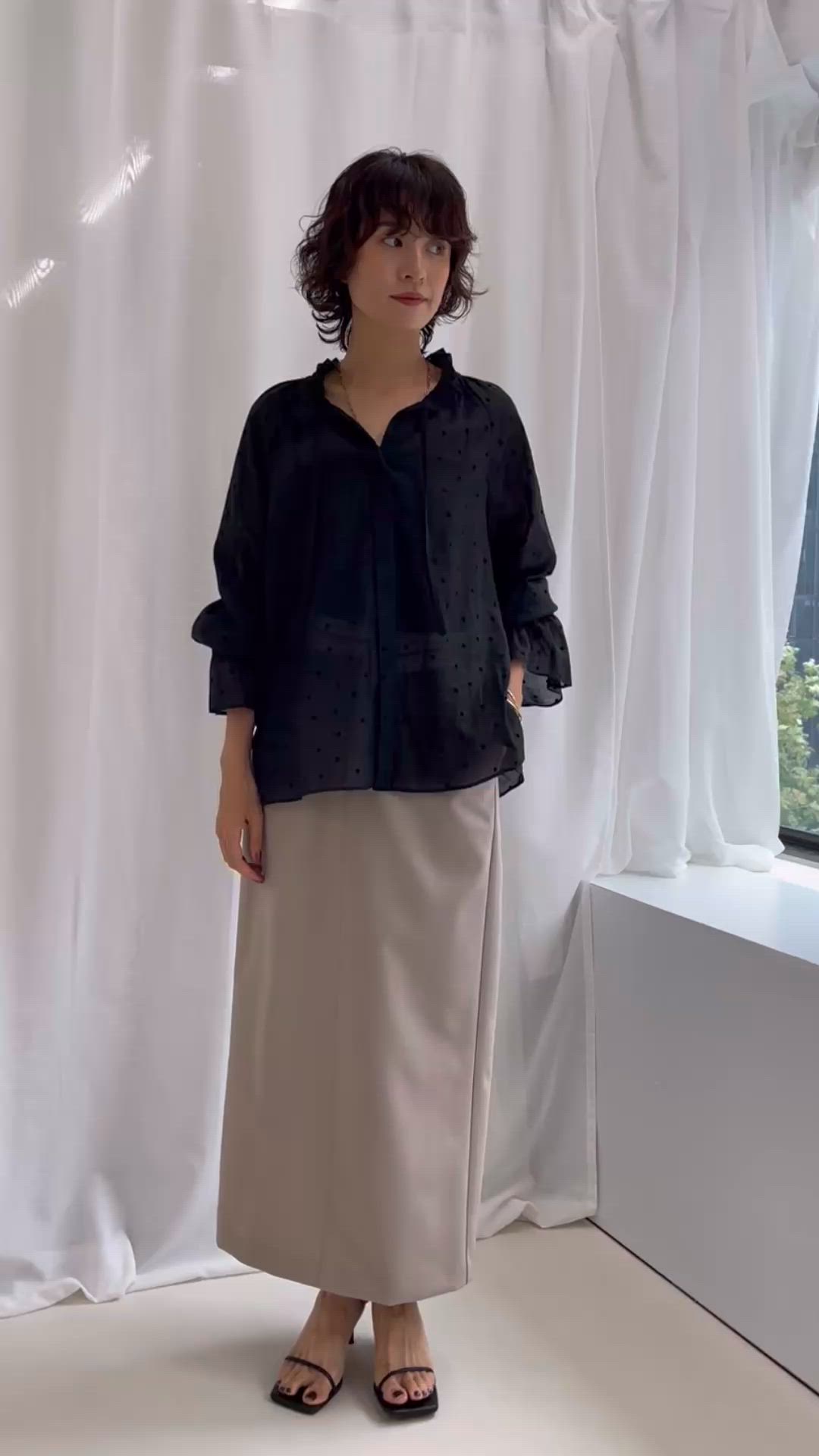 セール】ドットフロッキーフリルネックブラウス（シャツ/ブラウス