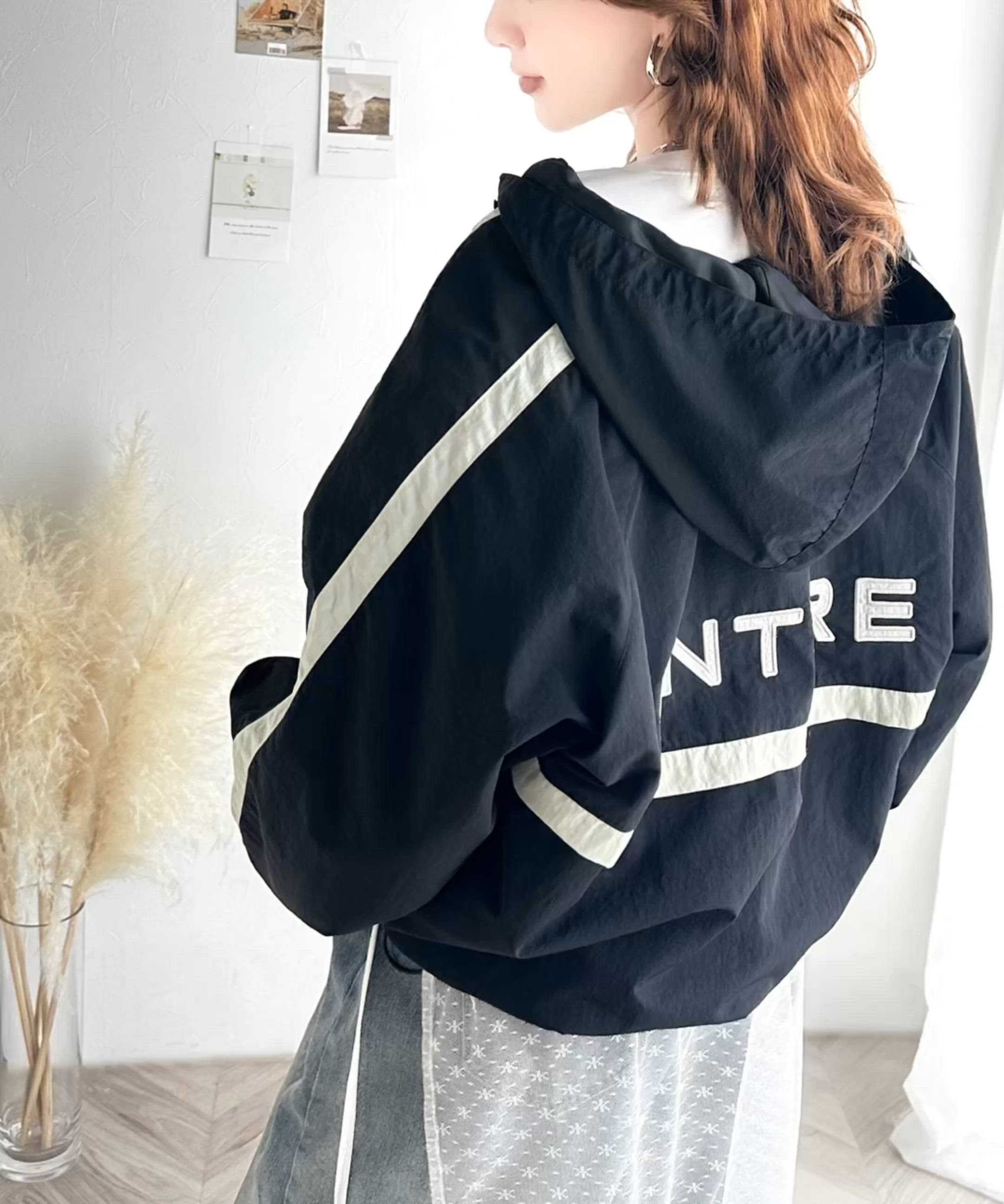 セール】レトロムードで大人可愛い。バックロゴ刺繍配色ラインウィンド