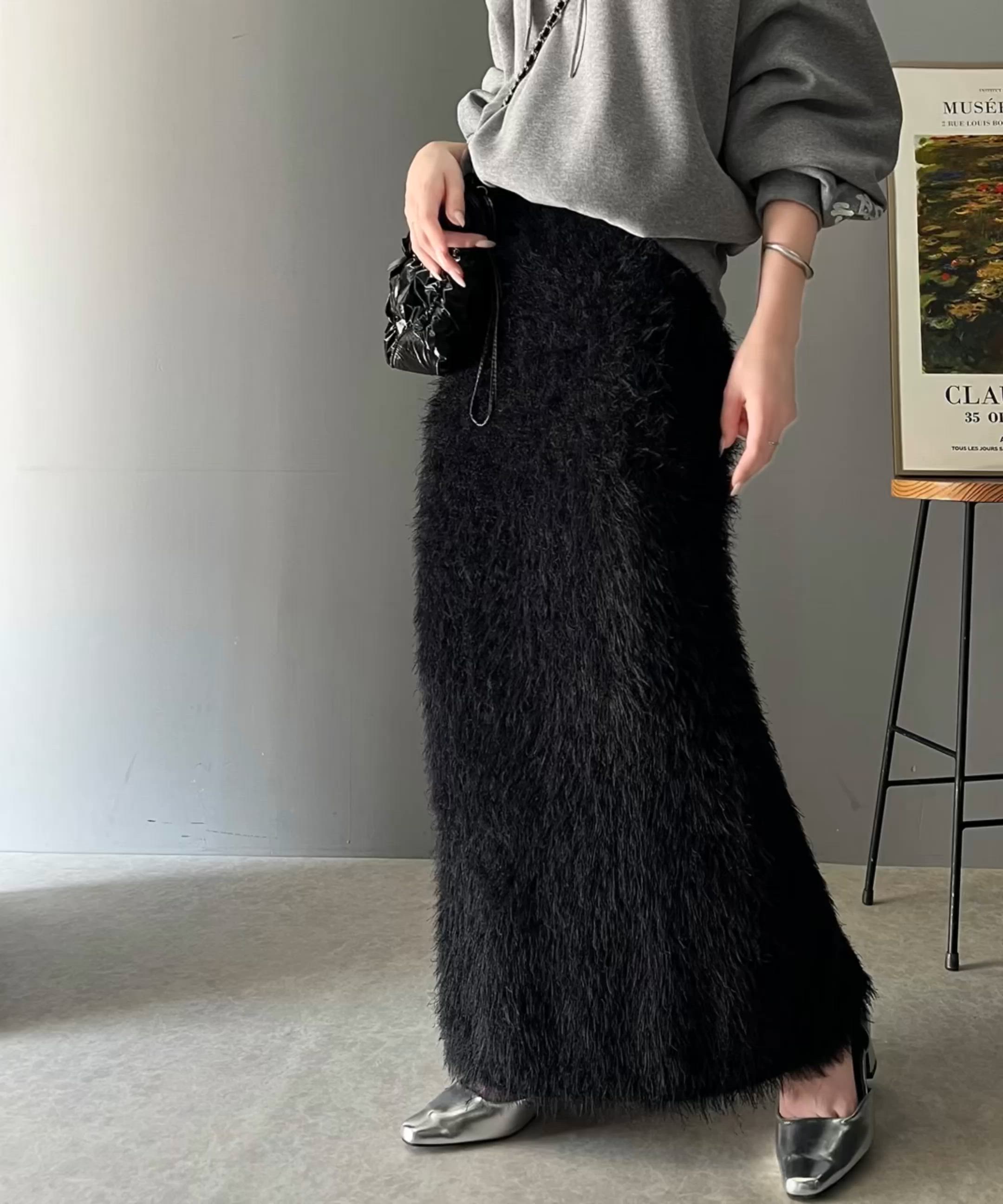 セール】これ一枚でトレンド満載。シャギーファータイトロングスカート