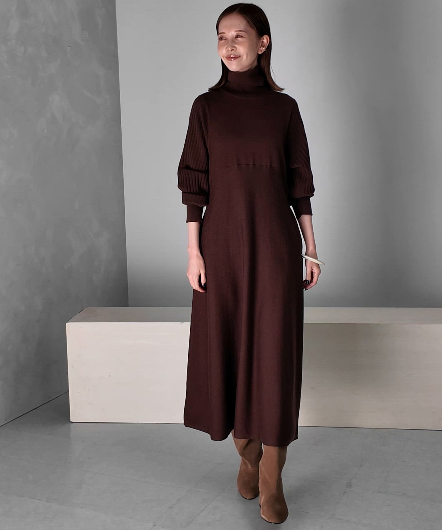 WEB限定』『再入荷予定』タートルネックデザインスリーブワンピース