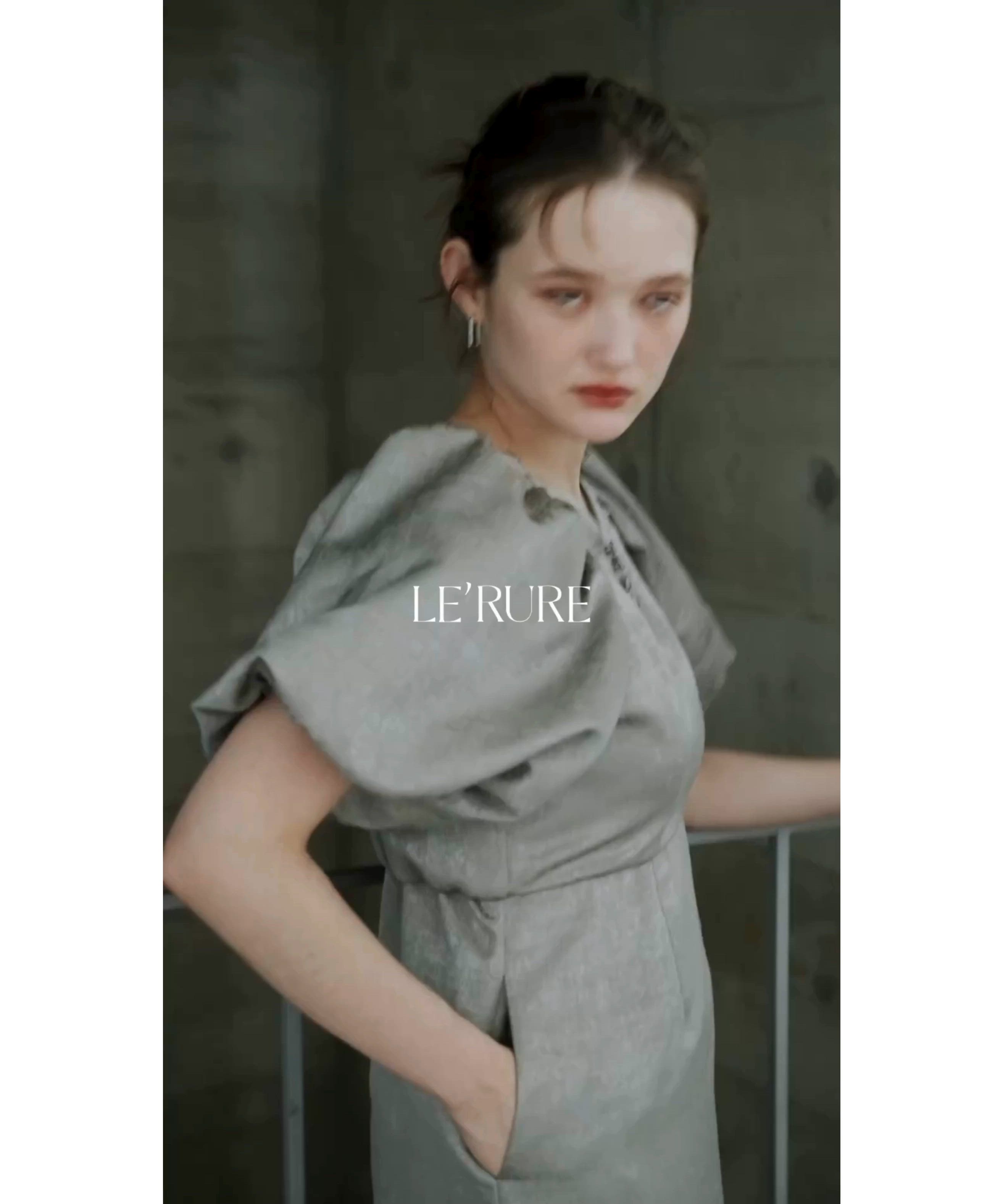 Tiered frill sleeve set up pants（パンツドレス）｜LE'RURE