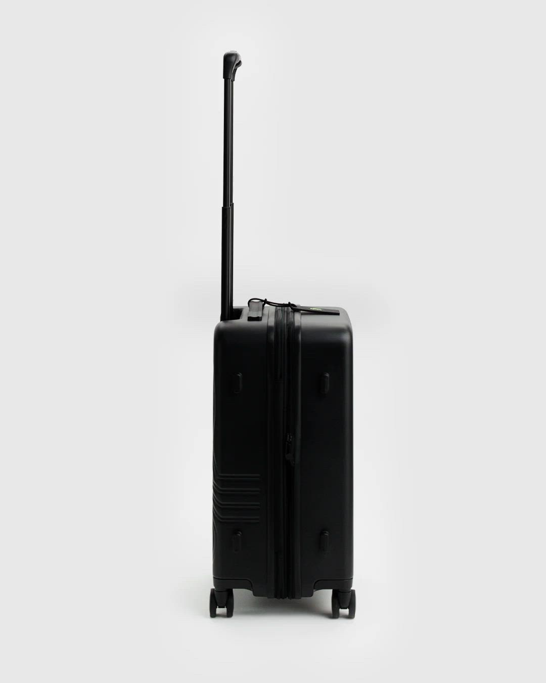 【新品】ナイキ 22インチ ハードシェル ラゲージ キャリーケース 52L Nike Carry-On Luggage 22