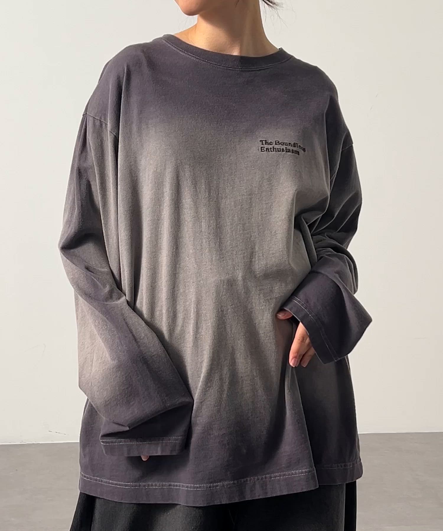 セール】【forksy.】スプレー加工ロゴ刺繍オーバーサイズロンT（T