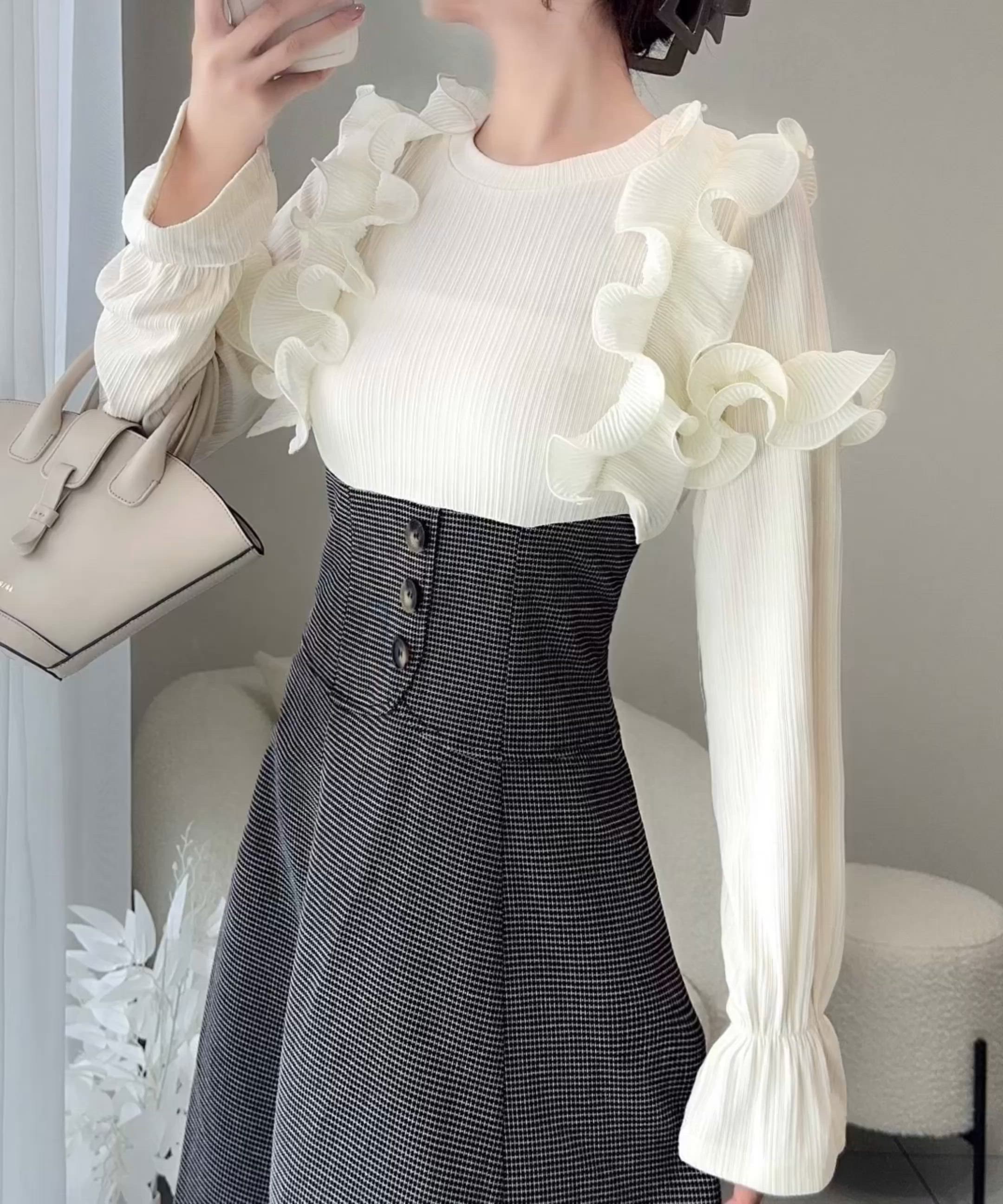 セール】【mily bilet】華やかさと上品さを纏うプリーツフリル使いリブ