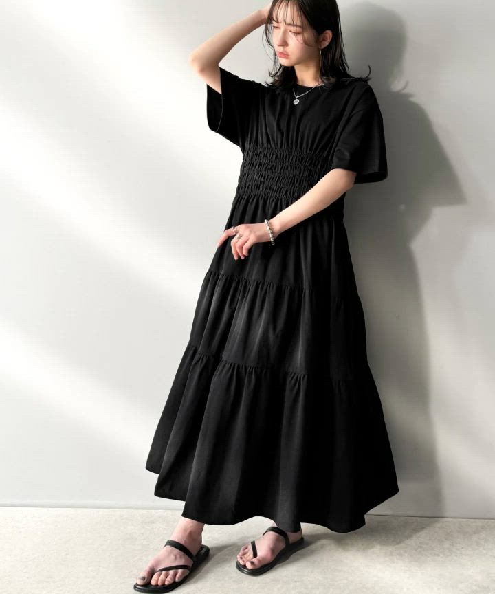 77circa グラフィックプリント 半袖ワンピース ブラック セール】楽ちんキレイ見え。綿100％ウエストシャーリングティアード