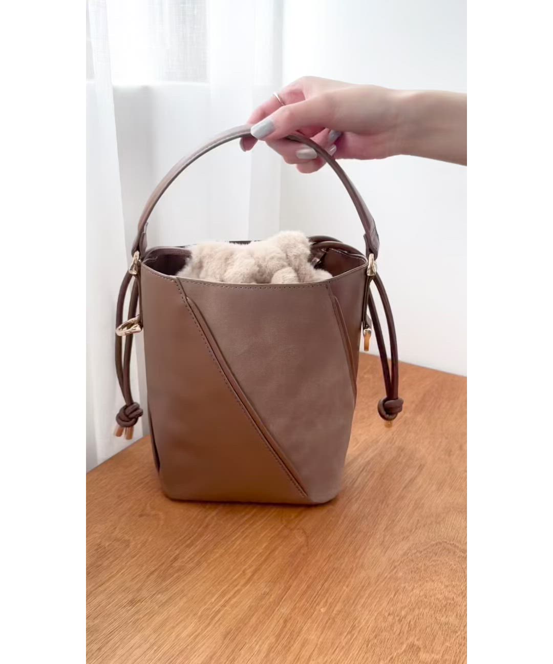 quaranciel: 2way コンビ バケツ ショルダーバッグ × フェイクファー 