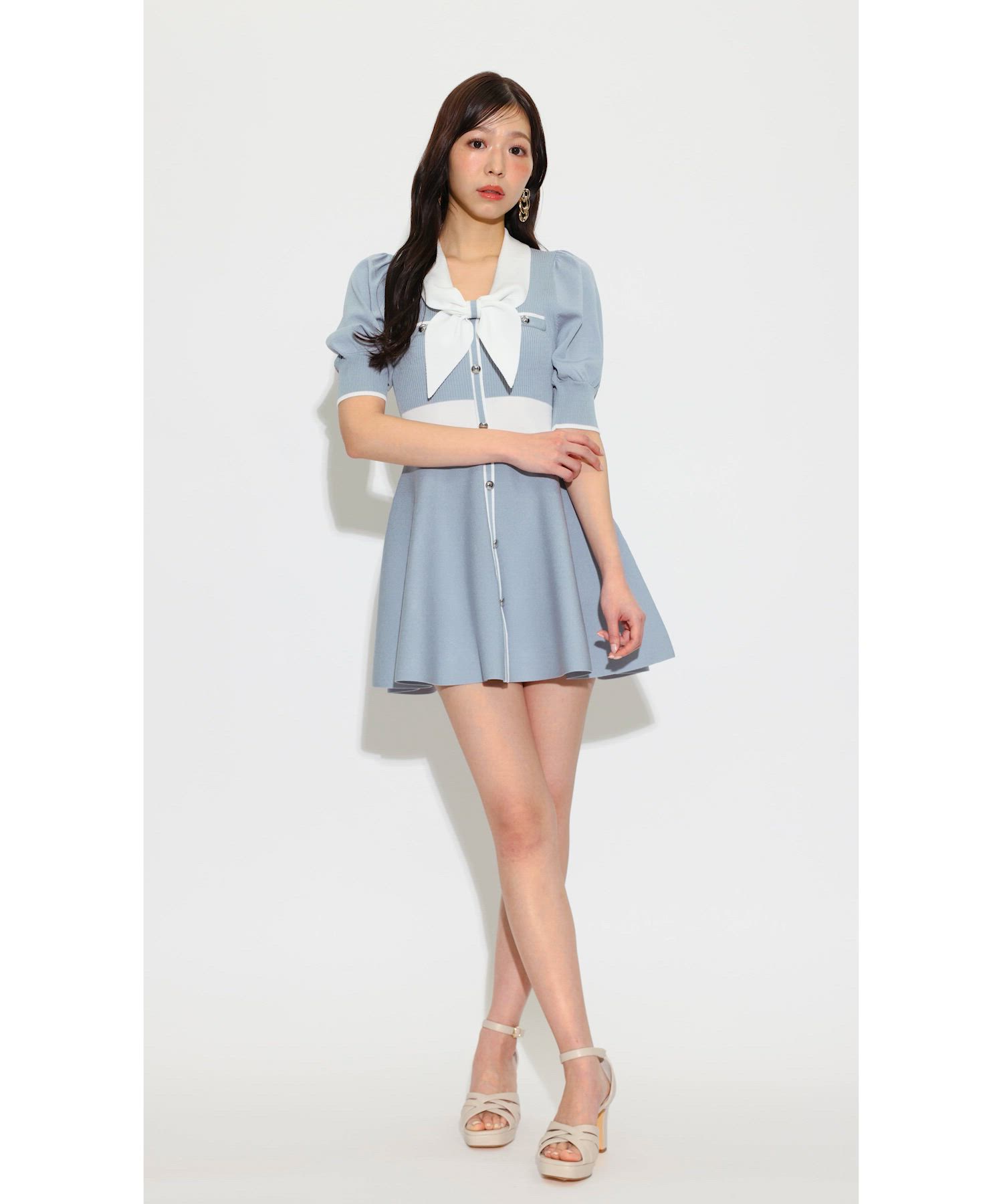バイカラーパフスリーブミニニットワンピース 春服 夏服（ワンピース