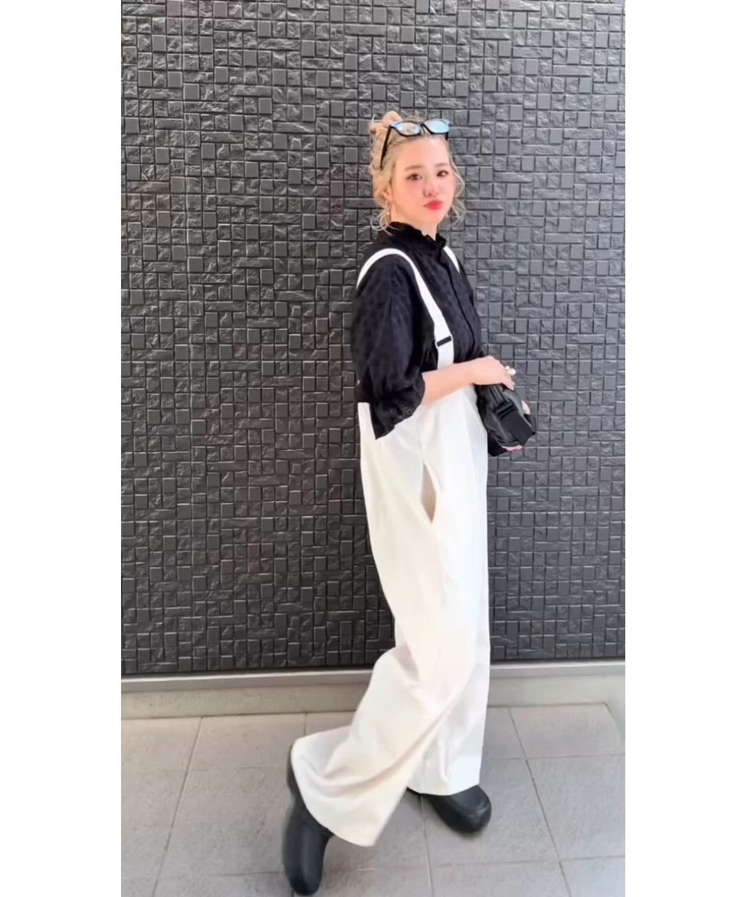 セール】大人が着るのはこれ。2way花柄刺繍ブラウス。（シャツ