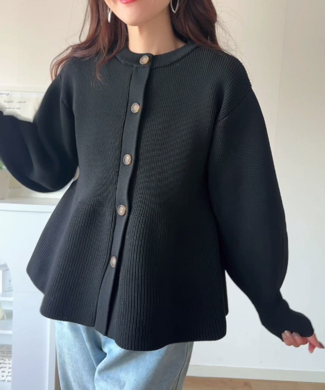 【極美品】ELLIE 大人気！　ペプラムニットカーディガン　ブラック セール】着るだけでメリハリ美人♪シーンで選べる2way仕様。2way