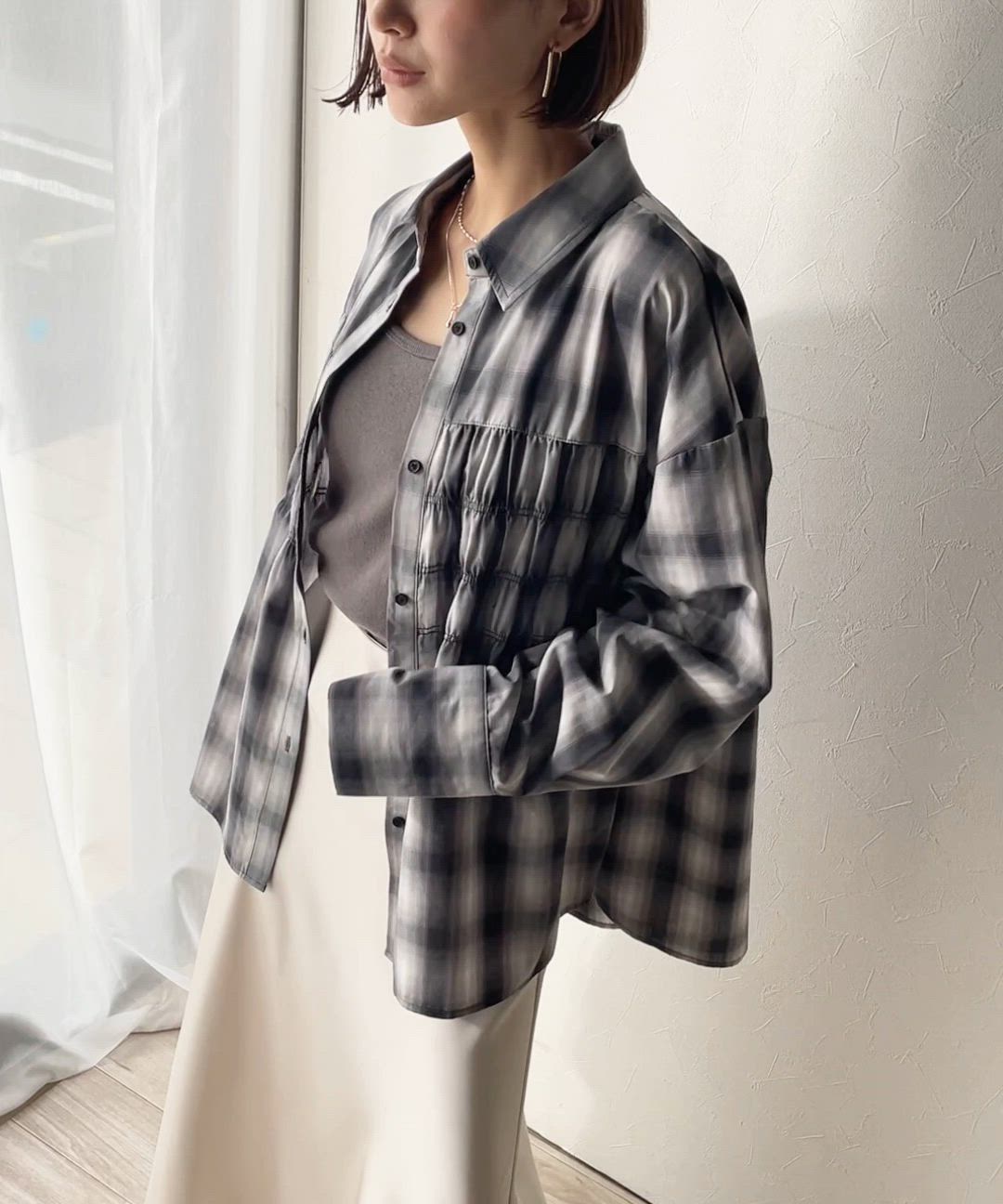 セール】立体感を纏う。シャーリングビスチェ風ロングカフスビッグ