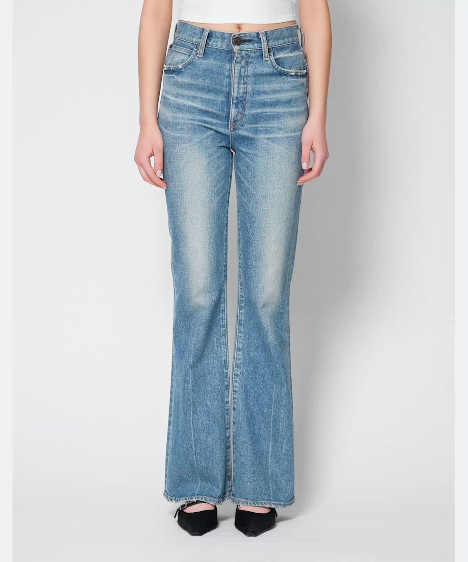 シリーズ累計24万本販売】MVS FLARE（デニムパンツ）｜MOUSSY