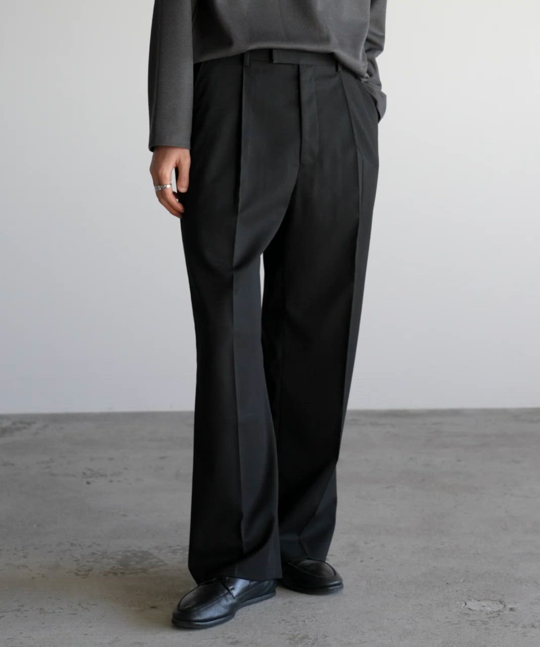 TECH WOOL GABARDINE STRAIGHT SLACKS 【SET-UP】（スラックス）｜WYM