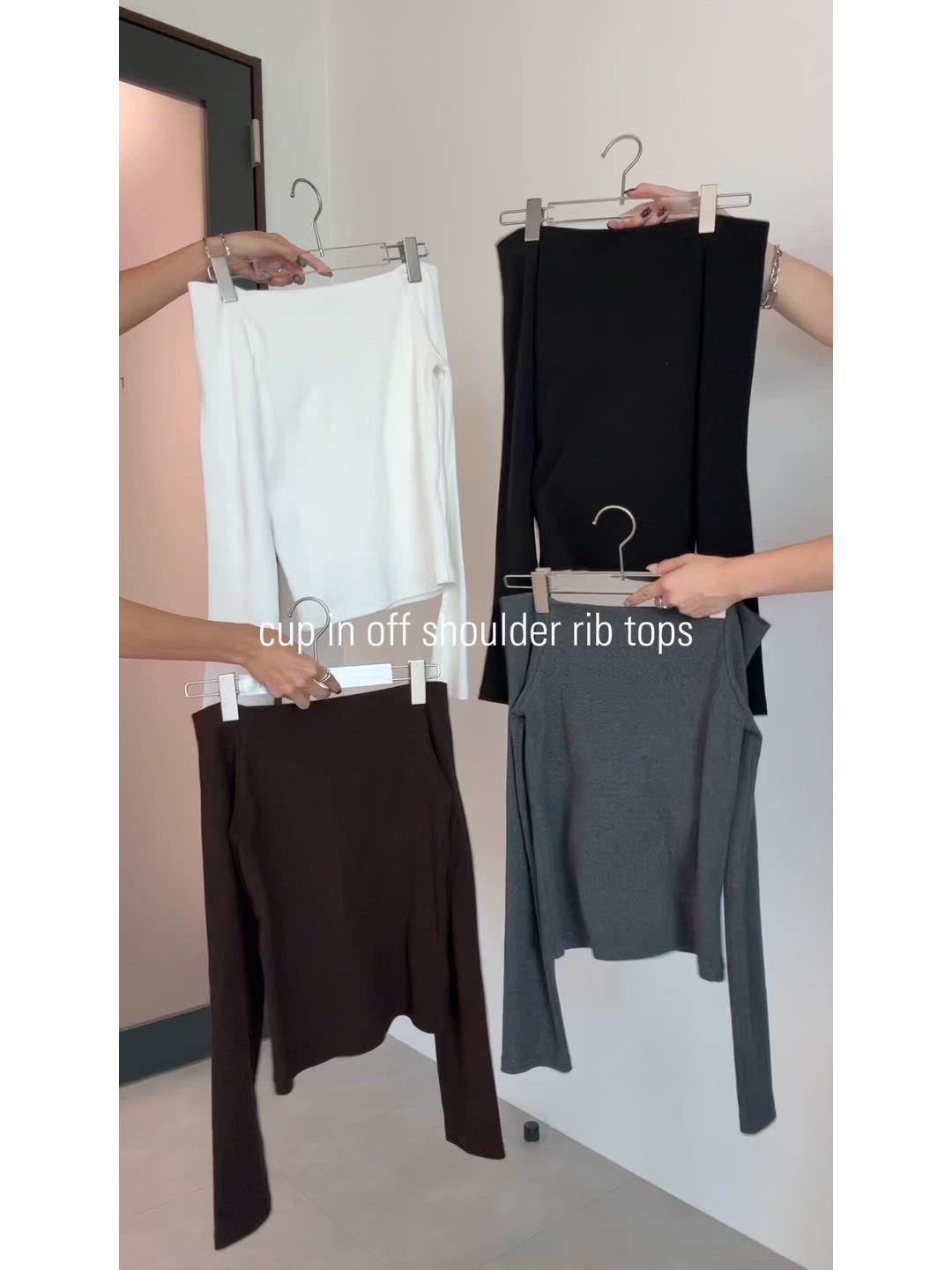 カップ付きオフショルリブトップス/カットソー（Tシャツ/カットソー