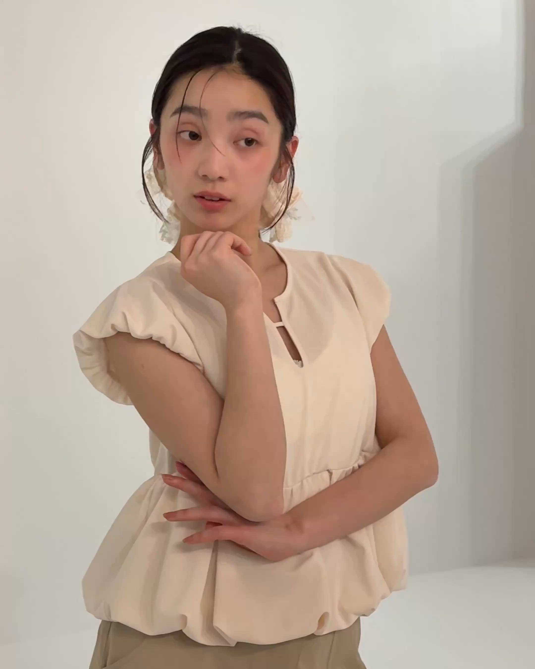 peplum puff sleeve tops（ペプラムパフスリーブトップス）（Tシャツ 