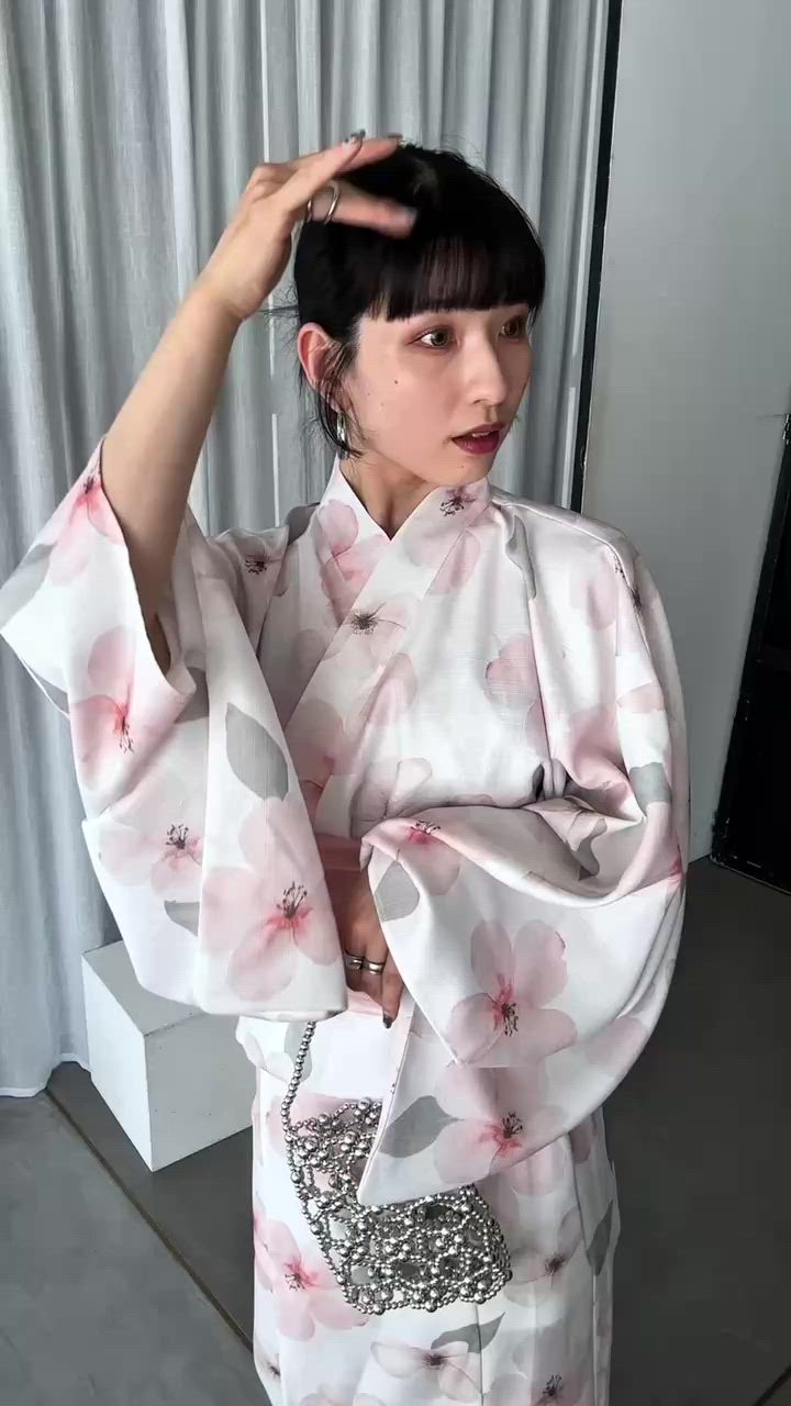 セール】着付けのいらない 浴衣 3点セット 華やか甘デザイン！《2WAY