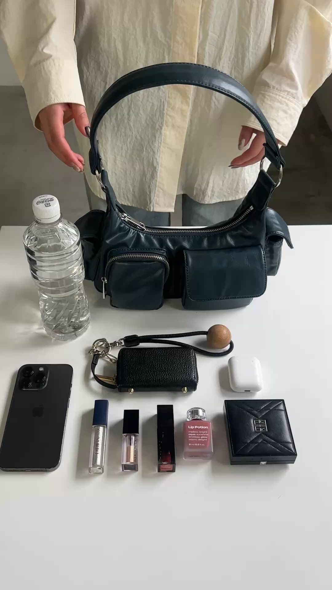 週末期間限定SALE！OFF-White ブラック マルチポケットハンドバッグ セール】マルチポケットハンドバッグ（ハンドバッグ）｜select MOCA